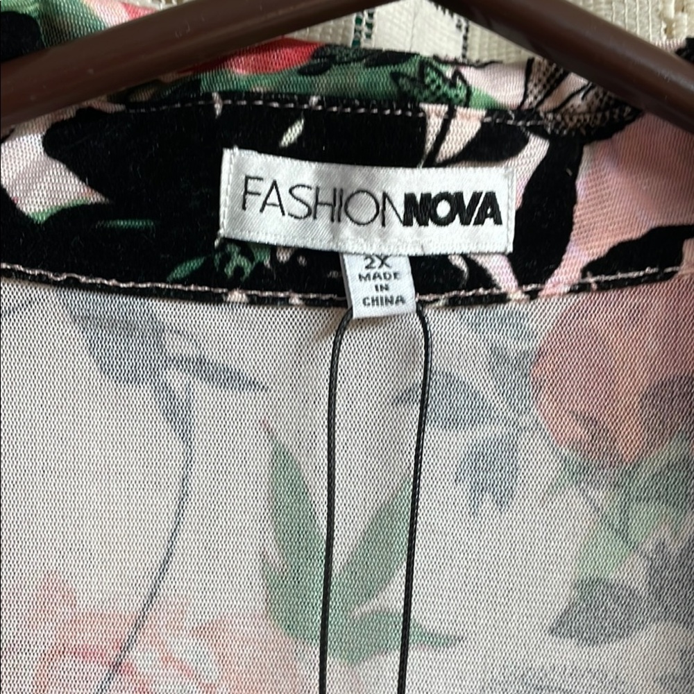 Fashion Nova Black ,Red and White Ruched Button Down Shirt New With Tags - Picture 2 of 6